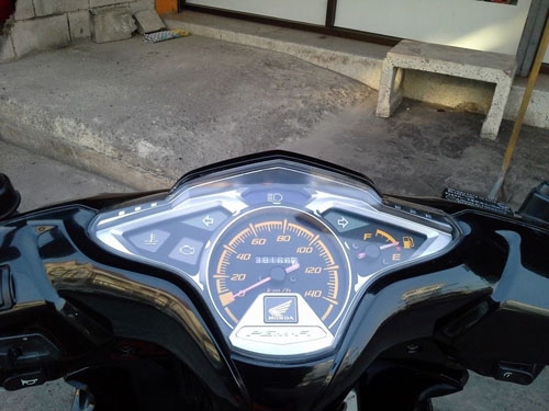 Click i ปี 53 สีดำ ส้ม รถบ้าน เครื่องแน่น ไม่หลวม ไม่มีควันขาว