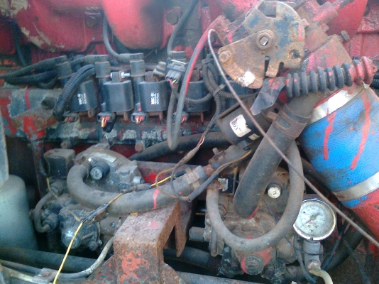 DAEWOO 320 เทอโบแรงม้า พร้อมชุดแแก้ส NGV มีใบคุมเครื่องด้วยครับ พอดีบ้านผมบ้านนอกไม่มีปั้ม NGVครับ ยกลงจาก UDหางปลา