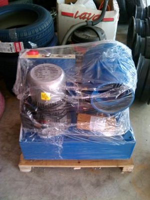 เครื่องอัดสายไฮโดรลิคใช้มาสามเดือน