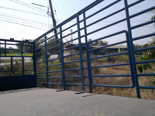 ขายกระบะรถ ISUZU NPR ยาว 5 เมตร สภาพดีตามรูป ไม่คว่ำ ไม่ผุ เสริมคอกแป๊บ (อย่างหนา)