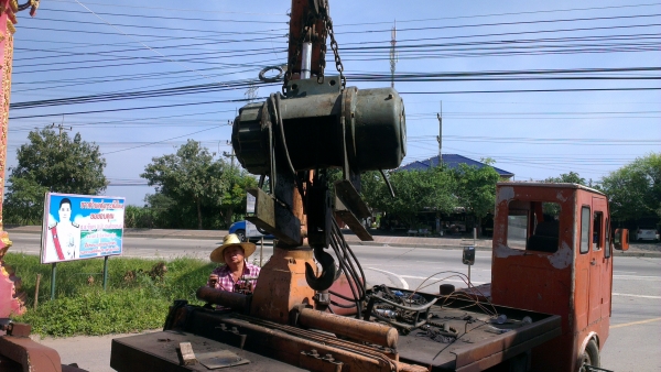 Sell> ขายรอกไฟฟ้ามือสอง Hitachi 1 ตันครับ ไฟ 3 เฟส 380V. มีกล่องไฟพร้อม ใช้งานได้ทันทีครับผม