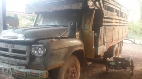 ขายสิบล้อหัวยาว เพลาเดียว เครื่อง 6 BG 175 แรงม้า ขายสิบล้อหัวยาว เพลาเดียว เครื่อง 6 BG 175 แรงม้า