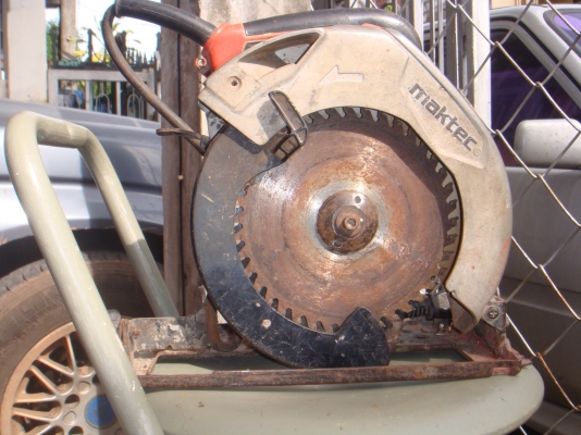 เลื่อยวงเดือน7นิ้วmaktec582ราคา1800บาท