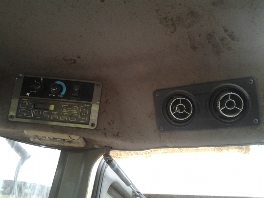 ขายรถเกี่ยวข้าว ISEKI เก่าญี่ปุ่น เหลือแต่ช่วงล่าง ขับได้ ขายรถเกี่ยวข้าว ISEKI เก่าญี่ปุ่น เหลือแต่ช่วงล่าง ขับได้