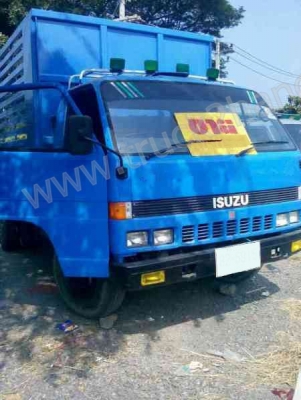รถบรรทุก 6 ล้อ ยี่ห้อ ISUZU รุ่นNPR 115เเรงม้า