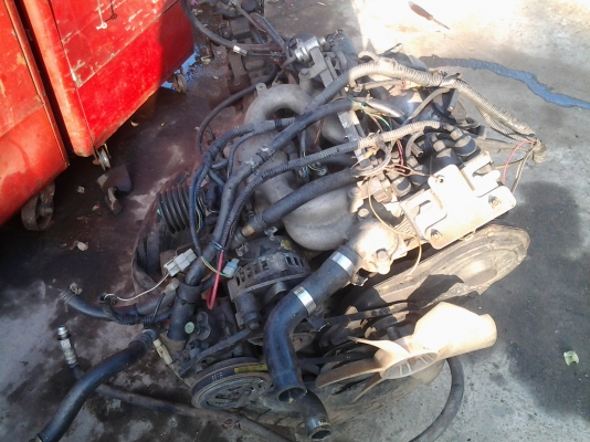 ขายเครื่องยนต์เบนซิล+เกียร์+กล่อง+ของวู่หลิน(หัวฉีด) มีใบขาย 15,000 เครื่อง 1800 CC ครับ ยังไม่เคยติดแก๊ส