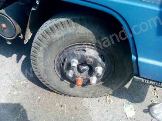 รถบรรทุก 6 ล้อ ยี่ห้อ ISUZU รุ่น NPR 115 เเรงม้า