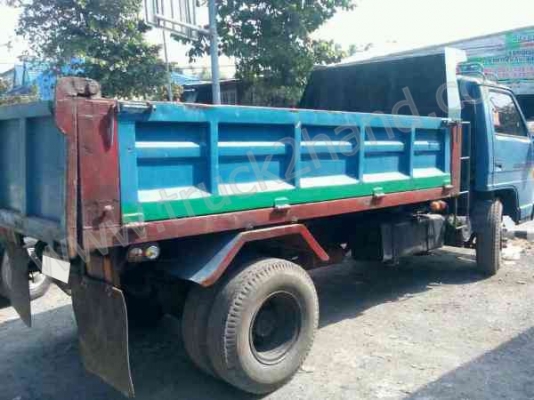 รถบรรทุก 6 ล้อ ยี่ห้อ ISUZU รุ่น NPR 115 เเรงม้า