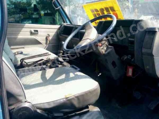 รถบรรทุก 6 ล้อ ยี่ห้อ ISUZU รุ่น NPR 115 เเรงม้า