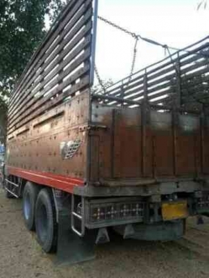 ขายรถล่องสิบล้อ 1 เพลา Isuzu เครื่อง 195 แรง จดทะเบียนปี 43 สภาพพร้อมใช้งาน ขายรถล่องสิบล้อ 1 เพลา Isuzu เครื่อง 195 แรง จดทะเบียนปี 43 สภาพพร้อมใช้งาน