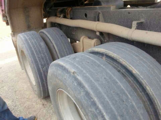 ขายรถบรรทุกสิบล้อดั๊มพ์ Isuzu deca เครื่อง 300 แรง ปี 52 กระบะสามมิตร