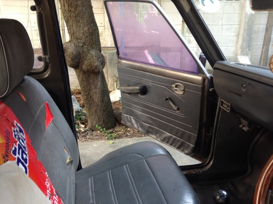 MAZDA FAMILIA 1300 SUPERCAB สีเทาราคาต่อรองได่ครับ