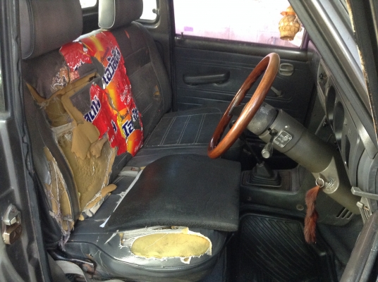 MAZDA FAMILIA 1300 SUPERCAB สีเทาราคาต่อรองได่ครับ