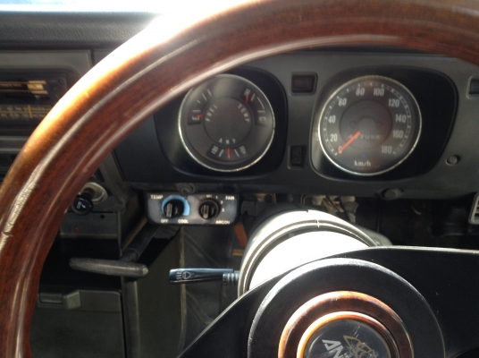 MAZDA FAMILIA 1300 SUPERCAB สีเทาราคาต่อรองได่ครับ