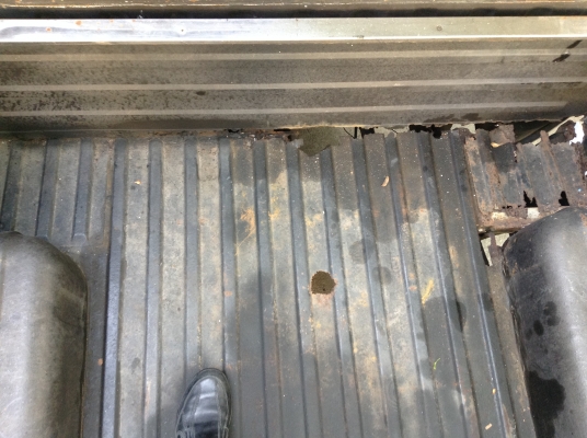 MAZDA FAMILIA 1300 SUPERCAB สีเทาราคาต่อรองได่ครับ