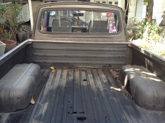 MAZDA FAMILIA 1300 SUPERCAB สีเทาราคาต่อรองได่ครับ