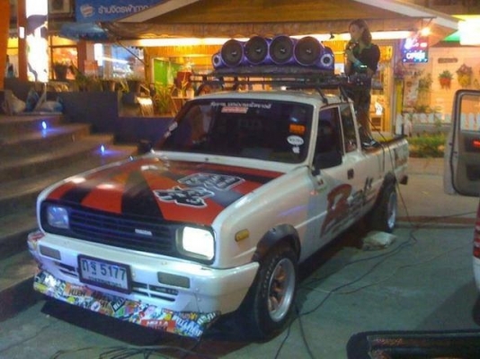 MAZDA FAMILIA 1300 SUPERCAB สีเทาราคาต่อรองได่ครับ