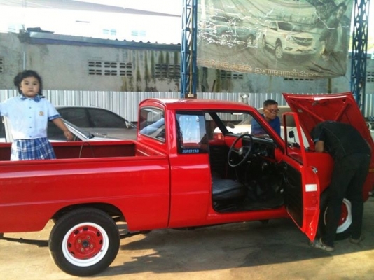 MAZDA FAMILIA 1300 SUPERCAB สีเทาราคาต่อรองได่ครับ