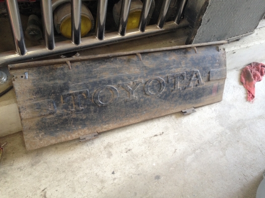 ฝาท้าย TOYOTA HILUX RN10
