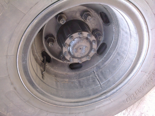 ขายถูก  เสื้อเพลา HINO 779   6 น็อต เดิมๆ