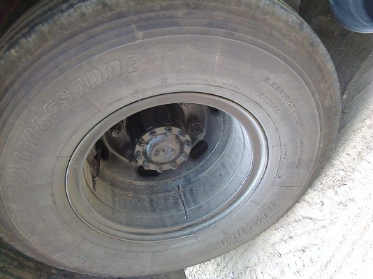 ขายถูก  เสื้อเพลา HINO 779   6 น็อต เดิมๆ