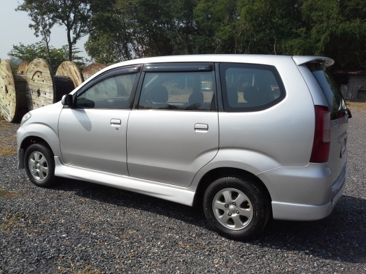 TOYOTA AVANZA 1.3 E AT  ปี2005
