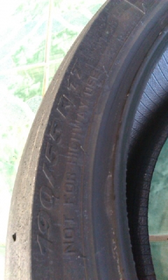 ขายยางหน้าหลังPirelli ยางสลิกsc2 ปี2013 เซ็นเซอร์เต็มๆ สวย ๆ ครับ