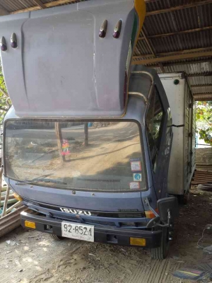 ขายด่วน รถบรรทุก 6ล้อตู้แห้ง