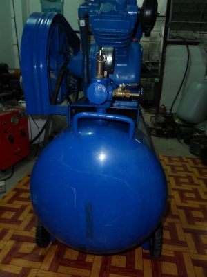 ขายครับขาย ปั้มลม 1 hp สภาพสวย พร้อมใช้ 11500 บาท