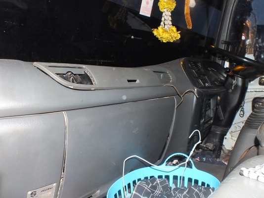 ISUZU FXZ  ติดต่อปารวี   0839686255