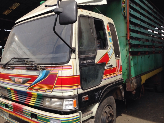 ขาย 10 ล้อ ฮีโน่ รุ่น FL 3 H เครื่อง 195 แรง กระบะไม้ ยาว 7 เมตร  ปี 2539