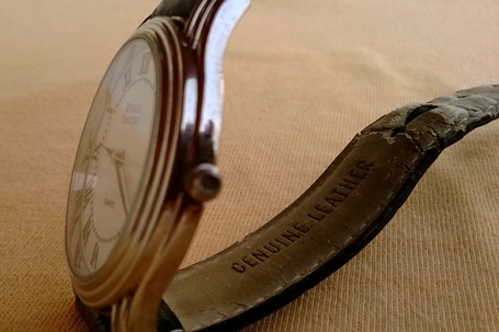 ROYALE PANTERA Quartz Italian design ขนาด 37 มม. ROYALE PANTERA Quartz Italian design ขนาด 37 มม.