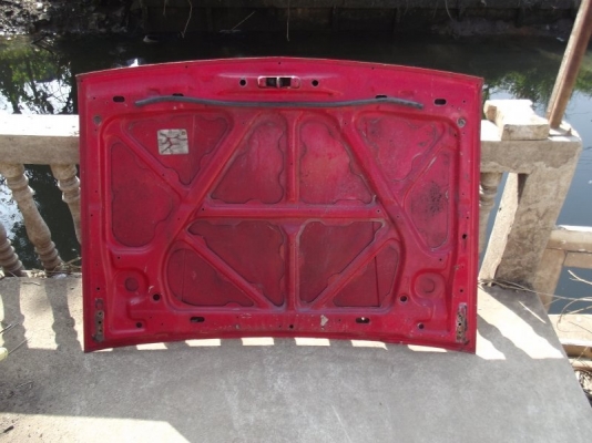 ต้องการขายฝากระโปรงหน้ารถnissan rz1