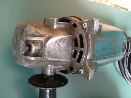 ขายเครื่องเจียรไฟฟ้า Makita รุ่น 9607NB 7" 1800 วัตต์