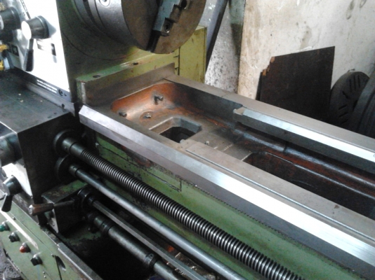 ขายเครื่องกลึง VICTOR  8 ฟุตนิ้วมิลไม่ต้องเปียน