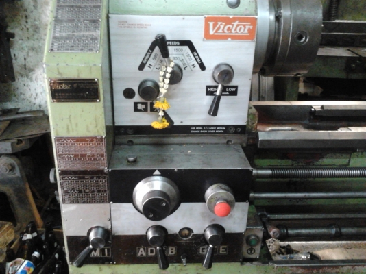 ขายเครื่องกลึง VICTOR  8 ฟุตนิ้วมิลไม่ต้องเปียน
