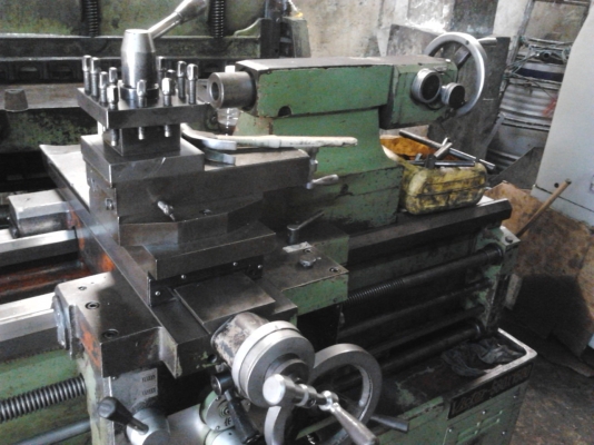 ขายเครื่องกลึง VICTOR  8 ฟุตนิ้วมิลไม่ต้องเปียน