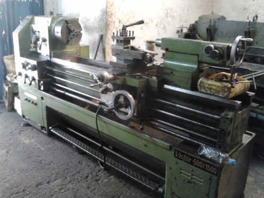 ขายเครื่องกลึง VICTOR  8 ฟุตนิ้วมิลไม่ต้องเปียน