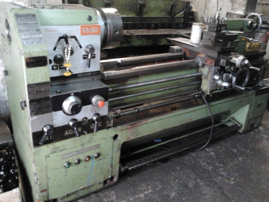 ขายเครื่องกลึง VICTOR  8 ฟุตนิ้วมิลไม่ต้องเปียน