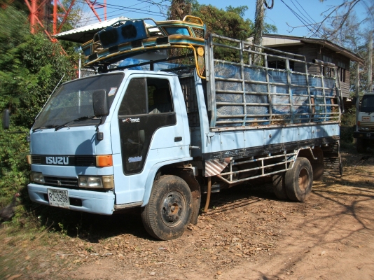 ขายรถอีซูซุ 6 ล้อ 110 แรงม้า ขายรถอีซูซุ 6 ล้อ 110 แรงม้า