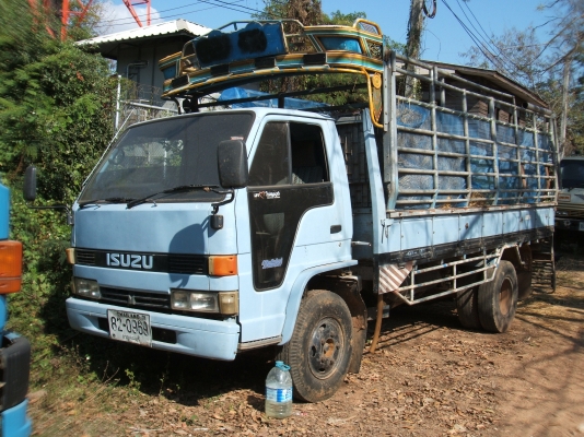 ขายรถอีซูซุ 6 ล้อ 110 แรงม้า