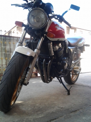 ขาย cb400 Y95  สภาพดีพร้อมใช้  ทะเบียนโอน ราคา 86000 บาทครับ