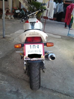 ขาย cb400 Y95  สภาพดีพร้อมใช้  ทะเบียนโอน ราคา 86000 บาทครับ