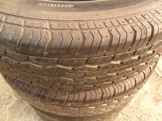 ขายยางอินโด ใส่รถกระบะ Achilles ขนาด195 R14 ปี08 เส้นละ400บาท-ดอกหนาพอใช้  (มี 4 เส้น)Tel. 092-9351644