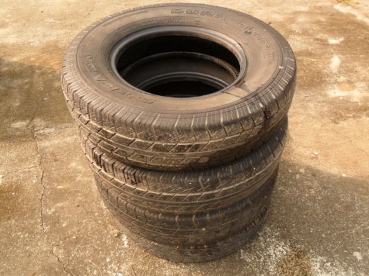 ขายยางอินโด ใส่รถกระบะ ยี่ห้อStrada Dura grip ขนาด195 R14 ปี08 เส้นละ400บาท-ดอกหนาพอใช้  (มี 4 เส้น)Tel. 092-9351644