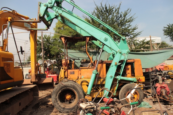 ขายรถตัก คีบอ้อย คีบไม้ KOMATSU: SD20 เครื่องดีเซล มือสองญี่ปุ่น ราคา 270,000 บาท