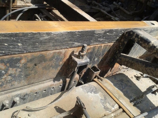 รถอีซูซุ  6 ล้อดั้ม 175 แรงม้า. ปี 50  สนใจติดต่อ 081 - 6079515