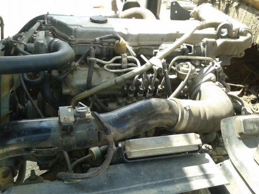 รถอีซูซุ  6 ล้อดั้ม 175 แรงม้า. ปี 50  สนใจติดต่อ 081 - 6079515