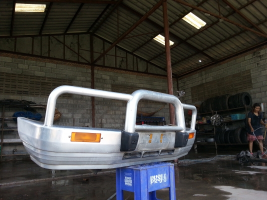 ขายกันชนหน้า ถอดจากรถ prado อลูอมิเนิยมแท้ๆ ขายตู้เพลงเก่า ขายเบาะรถตู้d4d เดิม4แถว