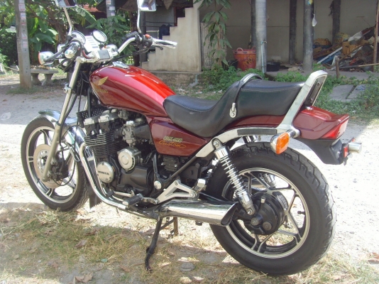 ขาย/แลก Honde cbx 400cc. custom  สภาพออกศูนย์เดิมๆทุกเม็ด